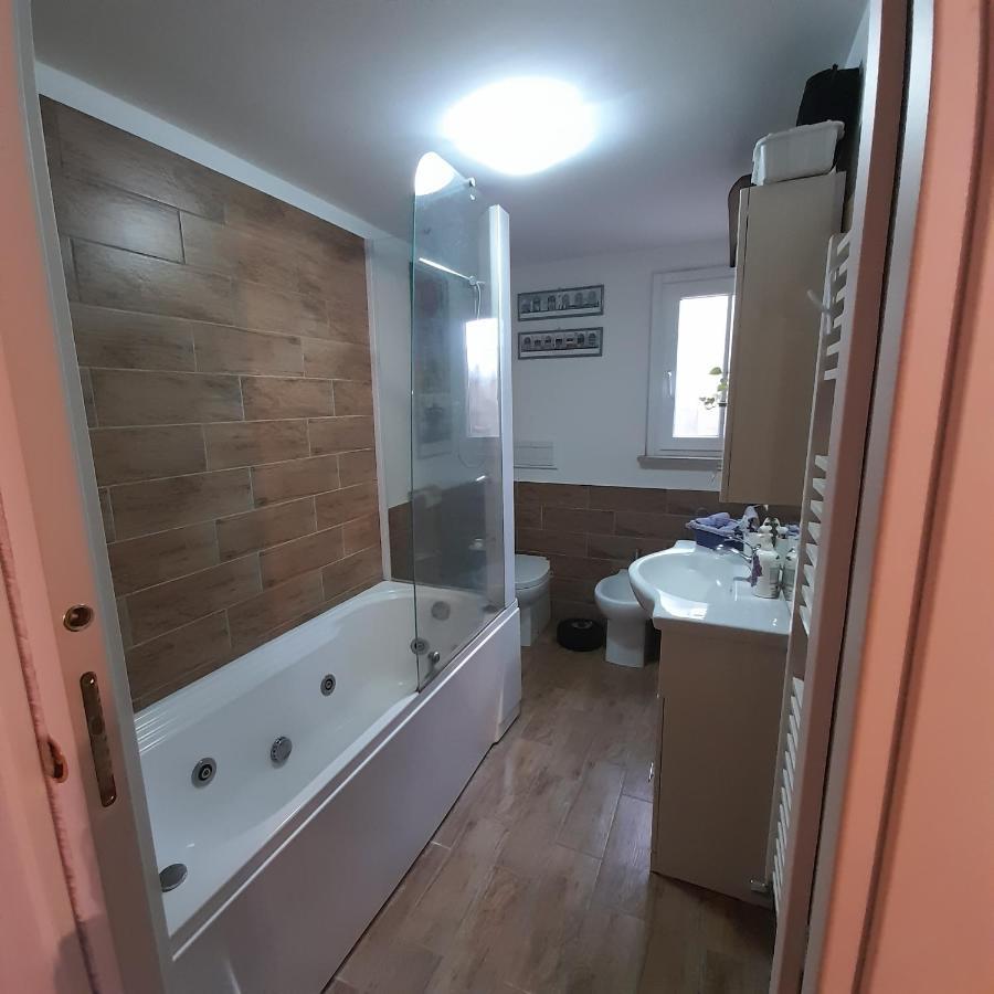 Hotel Il Glicine à Sutri Extérieur photo